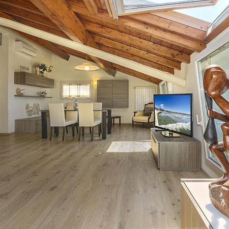 Attico Panoramico Fronte Mare Villa Лидо Ди Камайоре Екстериор снимка