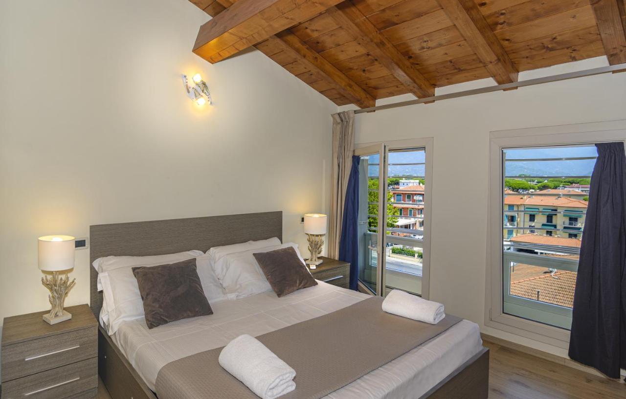 Attico Panoramico Fronte Mare Villa Лидо Ди Камайоре Екстериор снимка